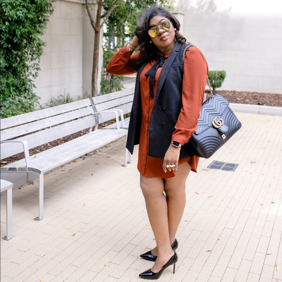 Meet your Posher, Ashley! ๐ - Picture 1 of 8